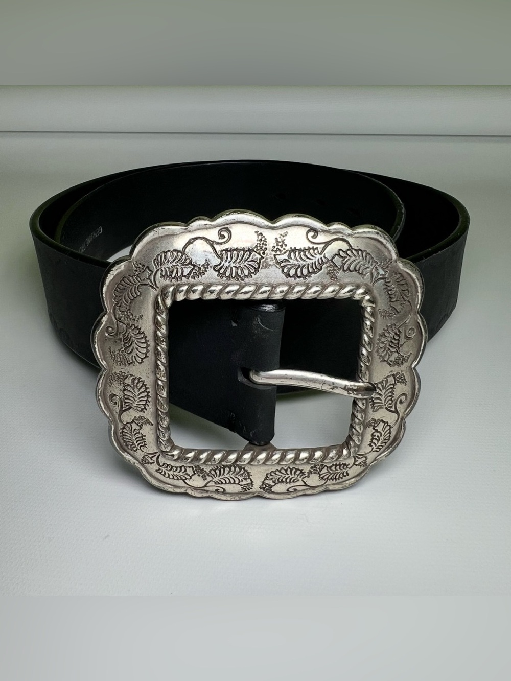 Silpada designs genuine Italian leather belt size XL